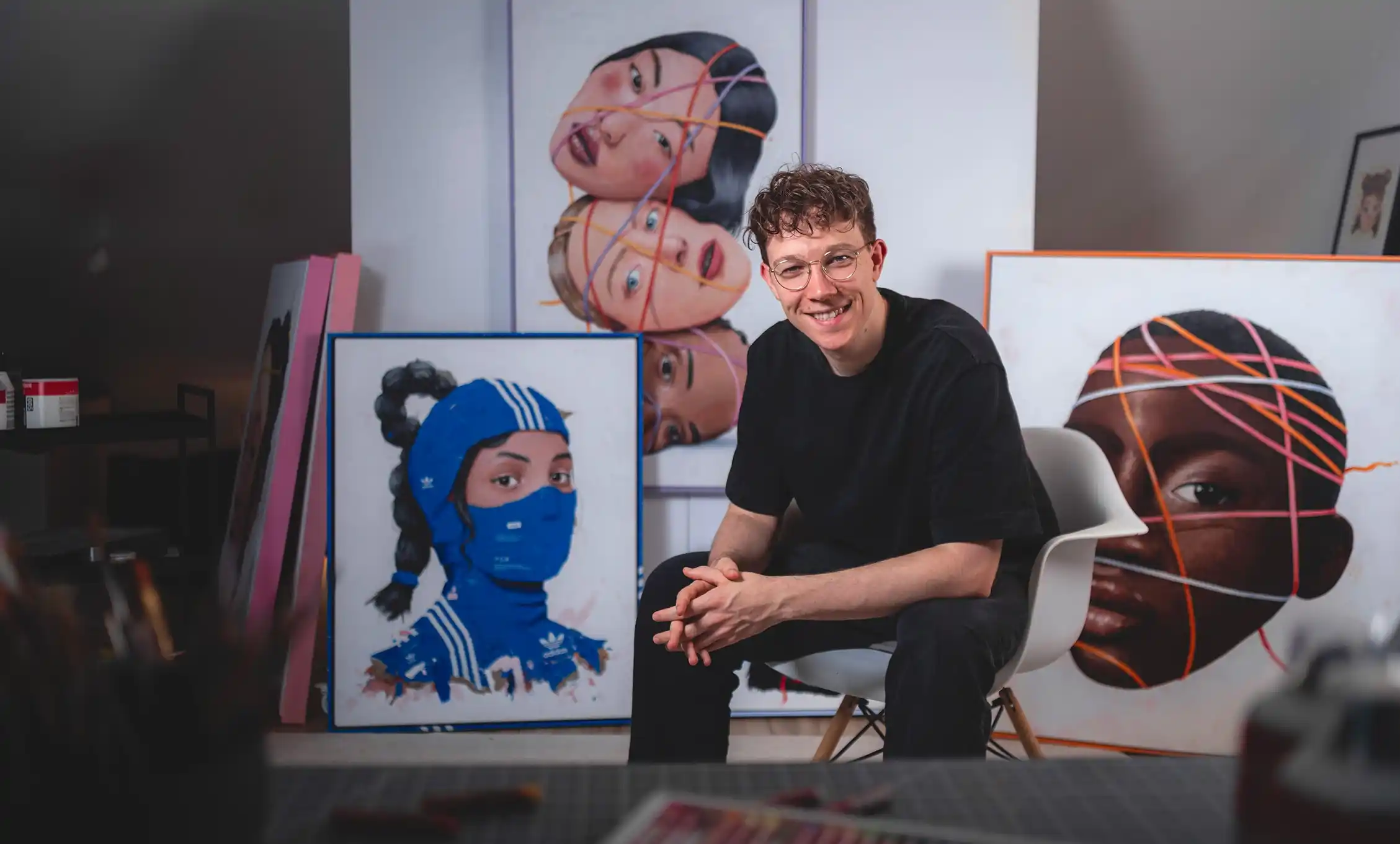 Samy Löwe und seine farbenfrohe Porträtkunst