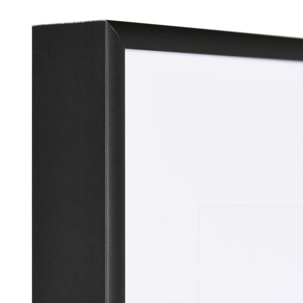 Aluminium-Profil Quadro, schwarz - Ecke Ansicht der Ecke eines schwarzen, sehr formstabilen Aluminiumrahmens mit patentiertem Eckverbindersystem