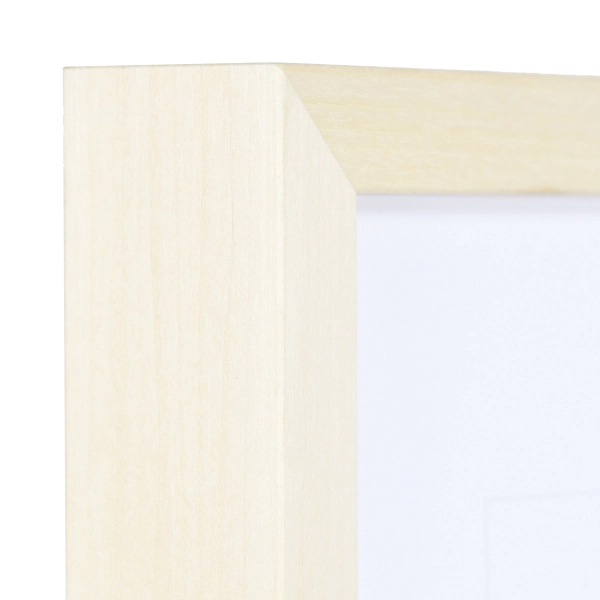 Ansicht der Ecke eines Holzrahmens aus Linde
