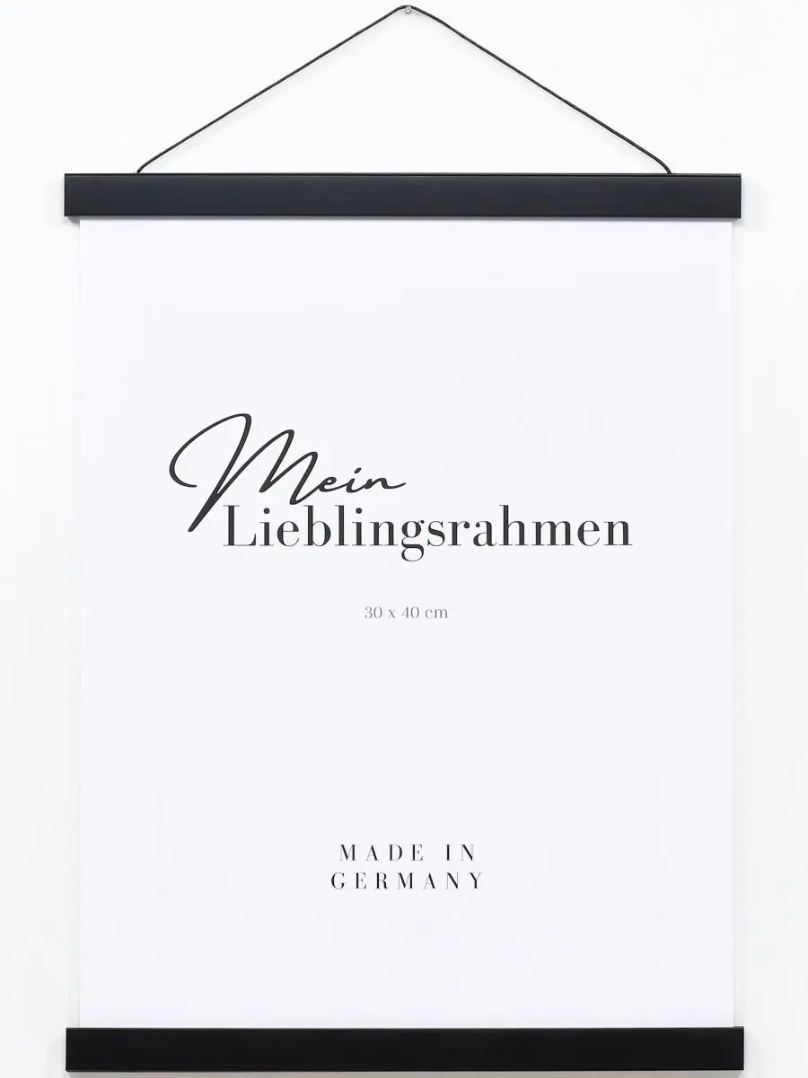 Frontansicht eines schwarzen Holz-Posterhängers