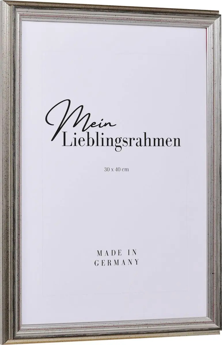 Seitenansicht eines silbernen Holzrahmens im Barockstil mit steil aufsteigender Au