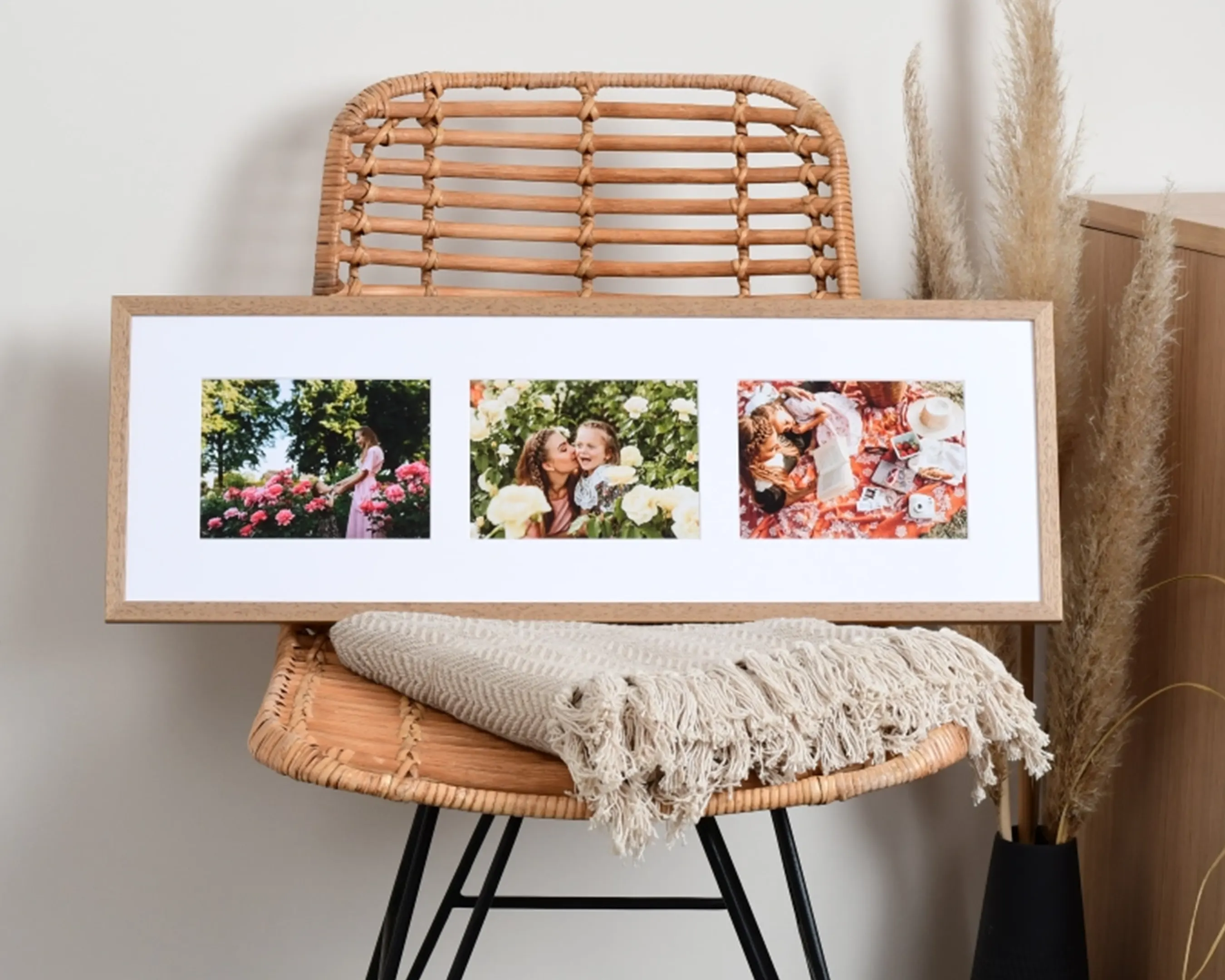 Passepartoutcollage Camille 23x70 cm im Wohnraum